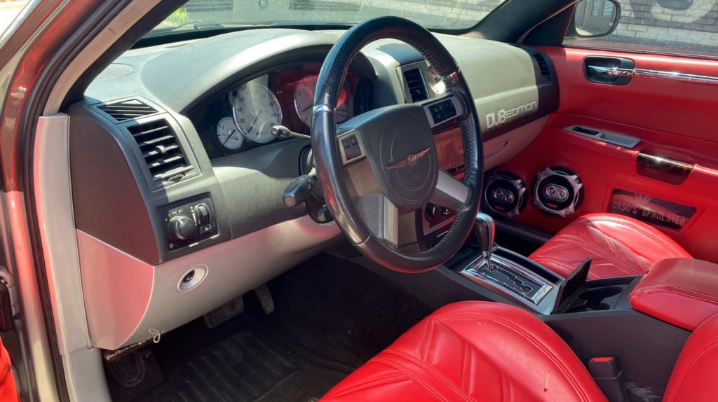 2007 Chrysler 300C SRT-8 (Interior)