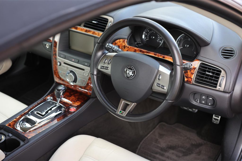 2007 Jaguar XKR (interior)