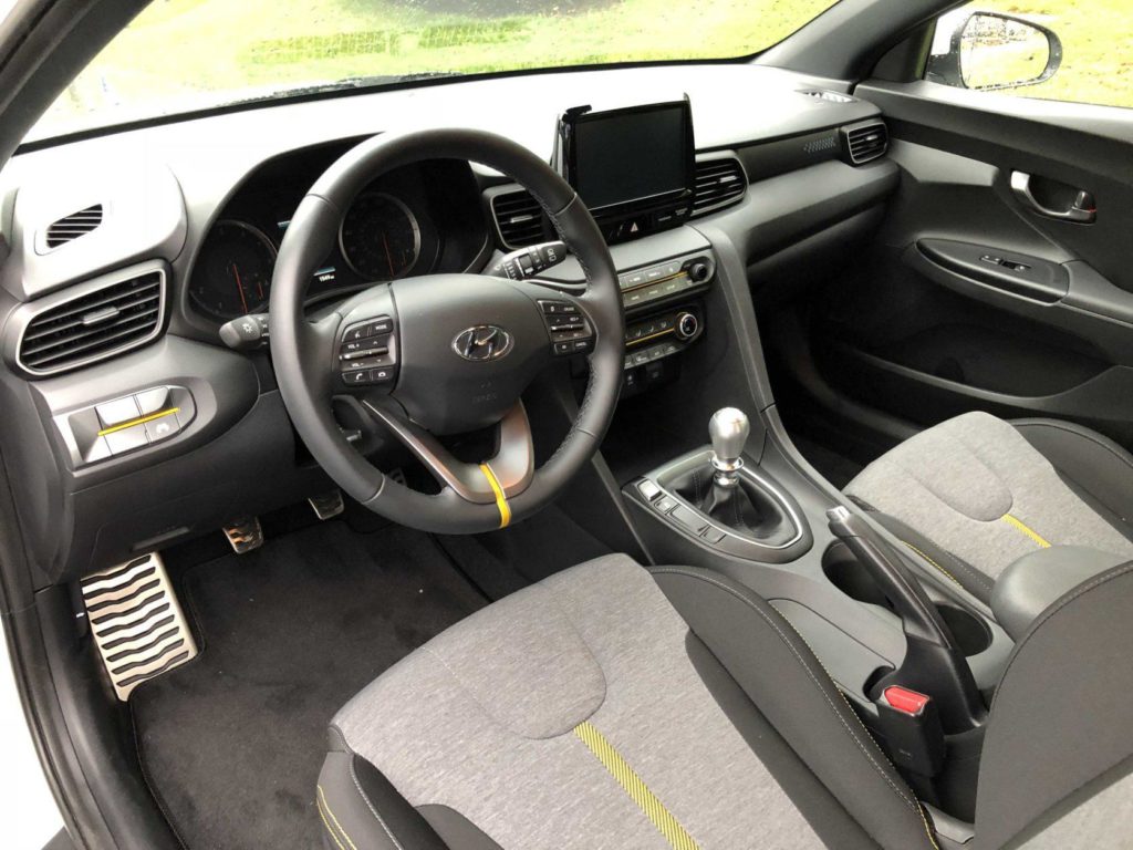 Hyundai Veloster Turbo R-Spec (Interior)