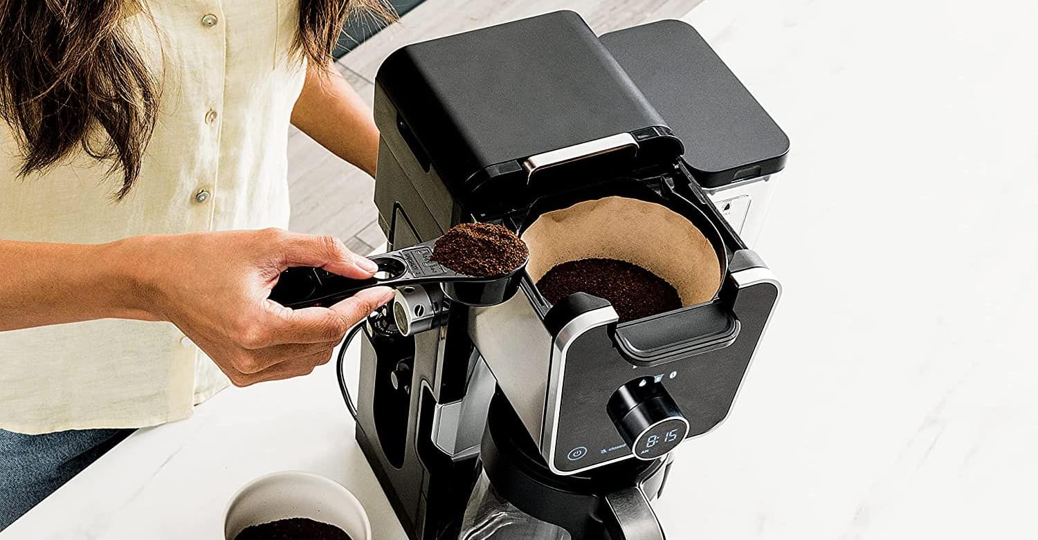 https://www.gadgetreview.com/wp-content/uploads/how-to-make-strong-coffee-in-a-coffee-maker-image.jpg
