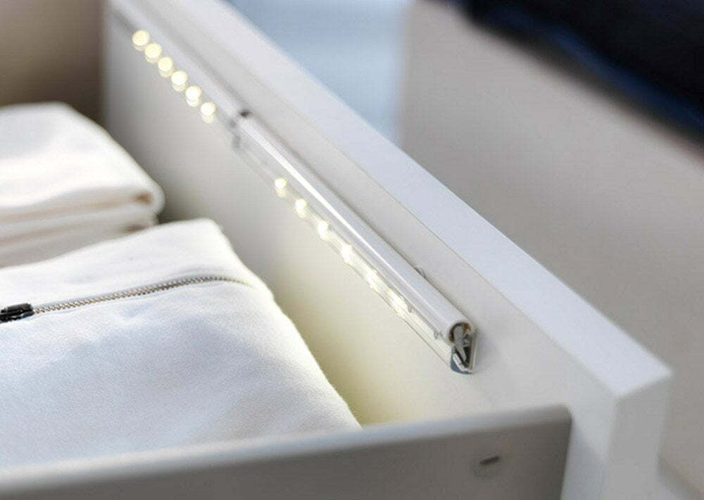 silhouet stoom Televisie kijken The IKEA Dioder Is An LED Drawer Light That Flips On When You Need It -  Gadget Review